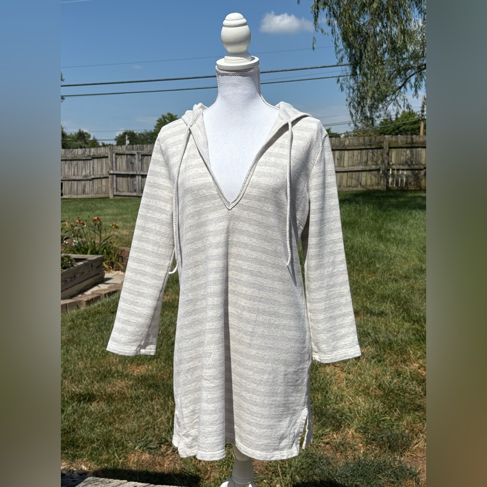 Juicy Couture Silver and Cream Coverup Hoodie in Size XL - Picture 4 of 5
